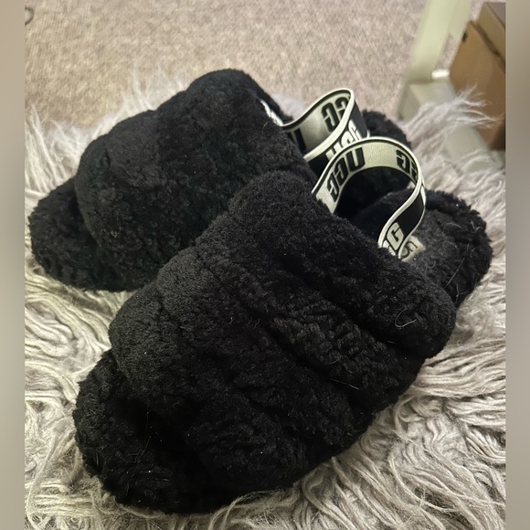 Ugg Fluff Yeah slippers sz 7 pre-loved - Picture 1 of 5